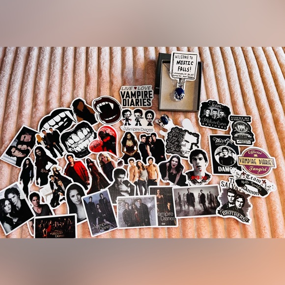 Vampire Diaries jewelry+Stickers - Picture 8 of 8
